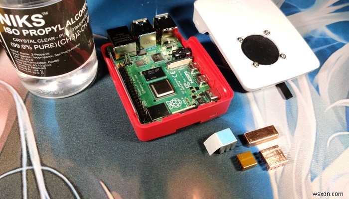 Raspberry Pi 4公式ケースにファンを取り付けて冷却性能をアップする方法