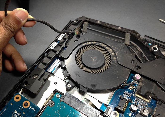 ゲーミングノートPCの過熱を根本的に解決する方法!内部クリーニングとグリス塗り替えの完全ガイド