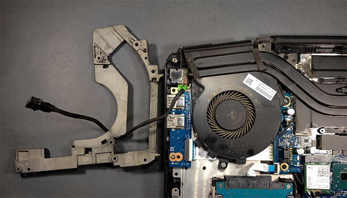 ゲーミングノートPCの過熱を根本的に解決する方法!内部クリーニングとグリス塗り替えの完全ガイド