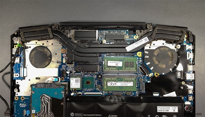 ゲーミングノートPCの過熱を根本的に解決する方法!内部クリーニングとグリス塗り替えの完全ガイド
