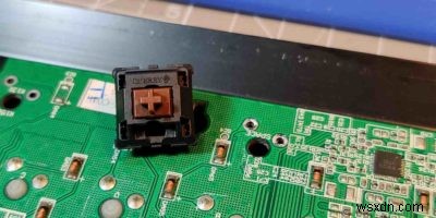DIY修理ガイド：メカニカルキーボードのスイッチ交換は思ったより簡単！