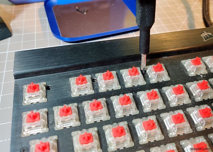 DIY修理ガイド:メカニカルキーボードのスイッチ交換は思ったより簡単!