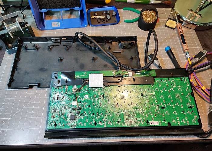 DIY修理ガイド:メカニカルキーボードのスイッチ交換は思ったより簡単!