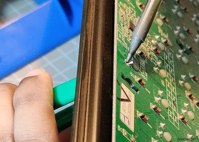 DIY修理ガイド:メカニカルキーボードのスイッチ交換は思ったより簡単!