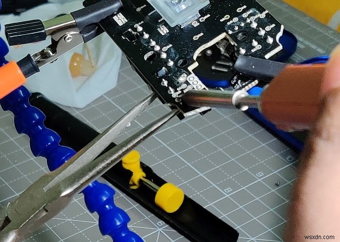 故障したゲーミングマウスのマイクロスイッチ交換ガイド|はんだ付けの手順を画像付きで徹底解説