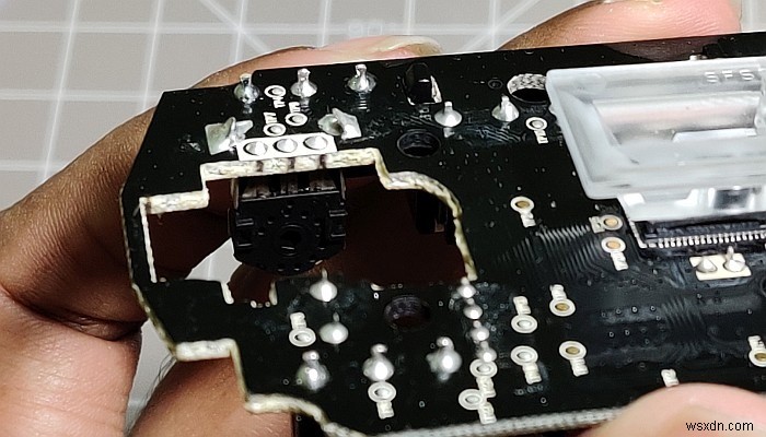故障したゲーミングマウスのマイクロスイッチ交換ガイド|はんだ付けの手順を画像付きで徹底解説