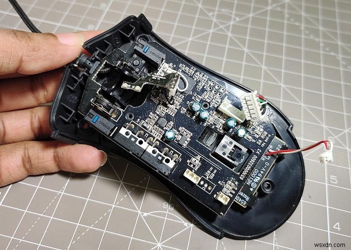故障したゲーミングマウスのマイクロスイッチ交換ガイド|はんだ付けの手順を画像付きで徹底解説
