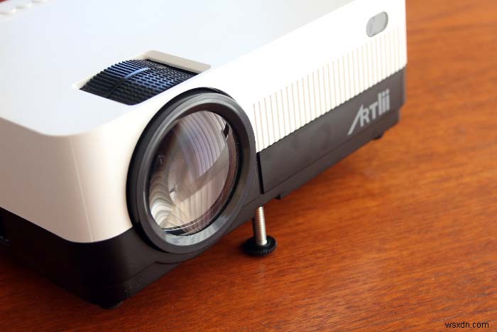 Artlii HDポータブルプロジェクター徹底レビュー｜手頃な価格で叶える本格ホームシネマ