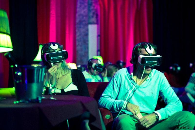 VRヘッドセットでできる10の素晴らしい体験|日常が変わる驚きの活用法