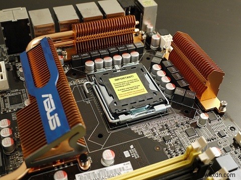 マザーボードの仕組みを徹底解説!PCの「本社」が動くメカニズム