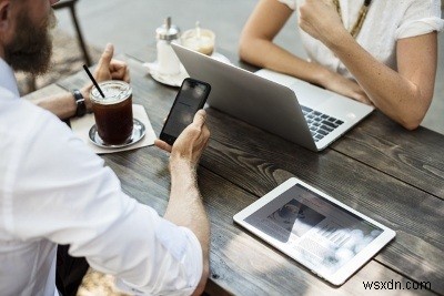 モバイルWiFiのメリットと活用シーン|導入前に知っておきたい選び方