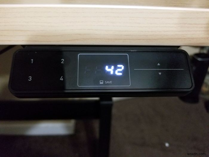 VertDesk（バートデスク）徹底レビュー：高品質でカスタマイズ性に優れた電動スタンディングデスク