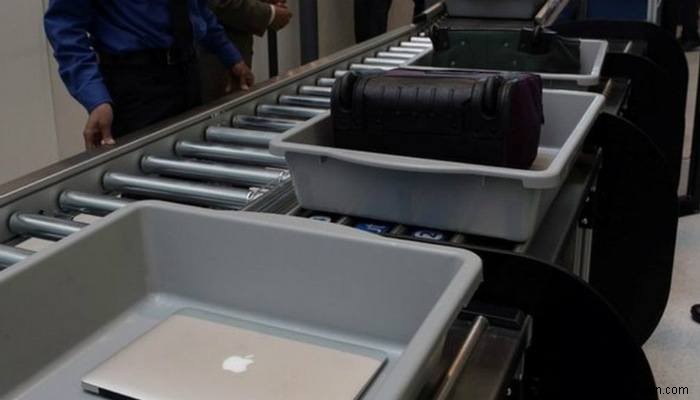 機内でノートPCが使えないときも安心!フライト中の生産性を保つ4つの方法