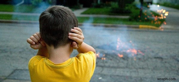 ヘッドホンは難聴の原因になる?知っておきたい聴力を守るための知識と予防策
