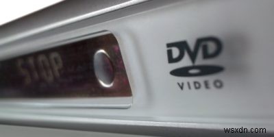 NetflixのDVD郵送レンタルサービスを検討すべき理由とは?ストリーミングにはない4つのメリット