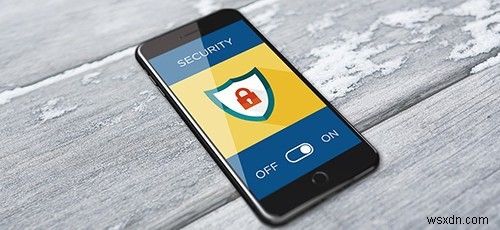 スマートスピーカーやスマホは本当に盗み聞きしている?マイクのプライバシーリスクと自衛策を徹底解説
