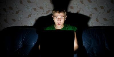 知らないと危険？世界各国の意外なサイバー法規制