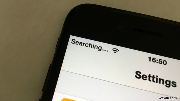 iPhone 4で「検索中/サービスなし」と表示される問題の対処法まとめ