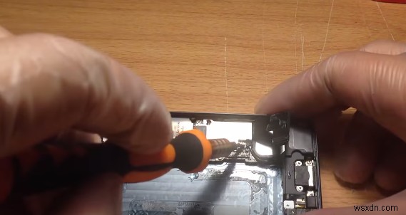 水没したiPhone 5の修理方法|必要な工具と分解・洗浄の手順を解説