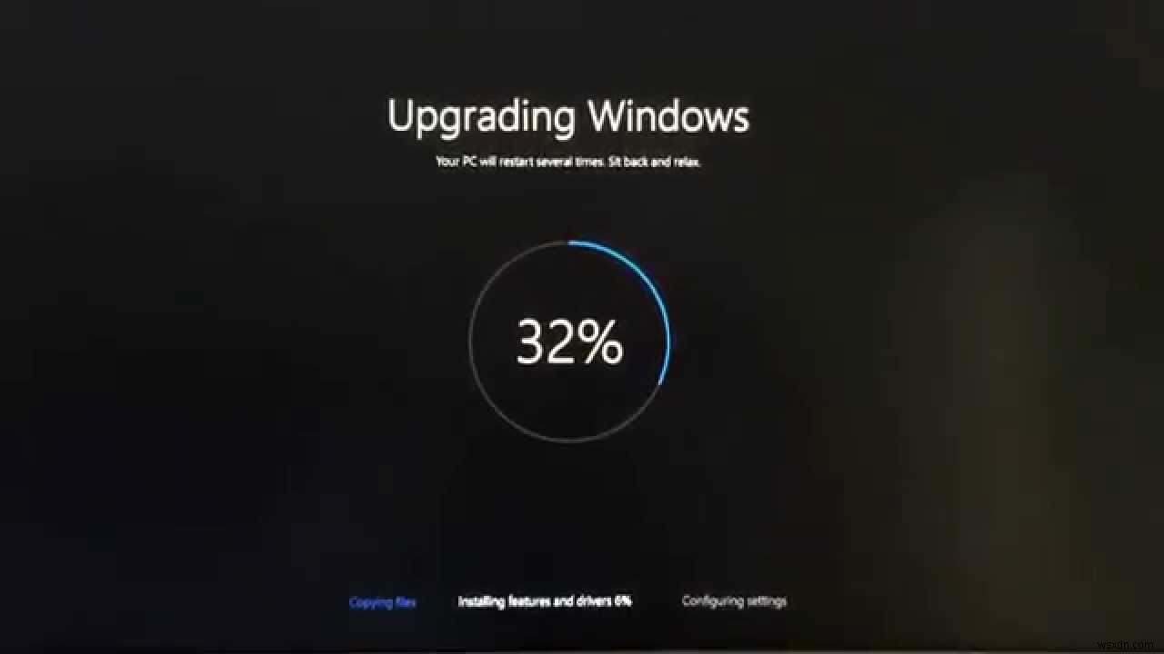 Windows 10アップデートが32％でスタックする問題の解決方法