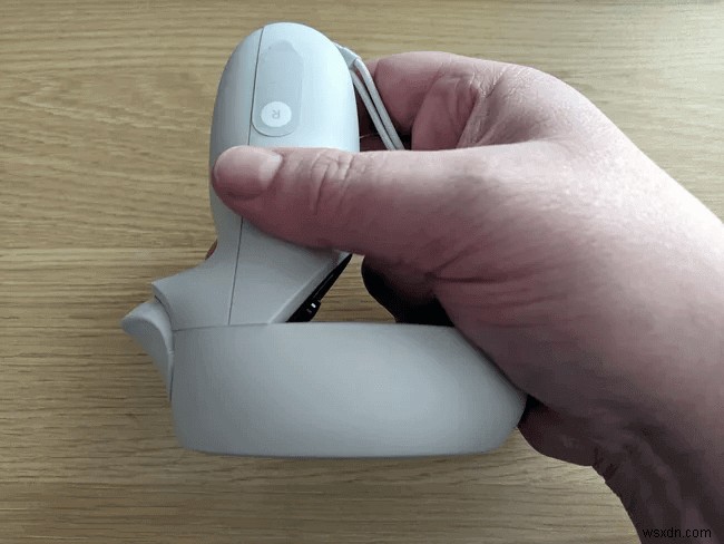 Oculus Quest 2コントローラーが動かない・反応しない時の対処法6選