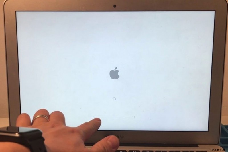 Macのホワイトスクリーンエラーを解決する方法|起動しない・再起動できないときの対処法