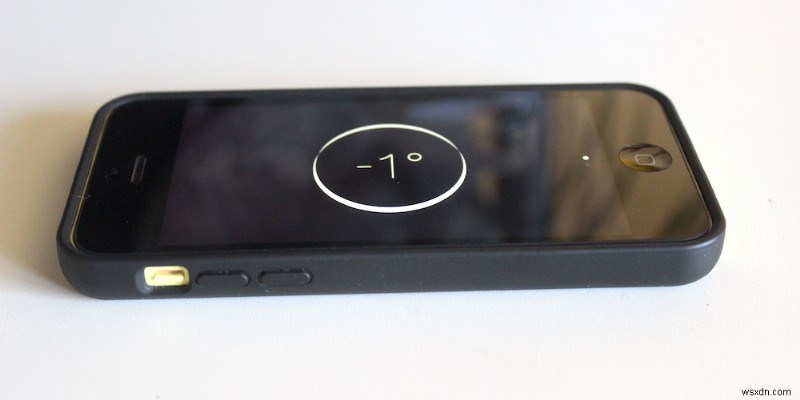 iPhoneのコンパスアプリが水平器になる!iOSに隠された便利機能の使い方