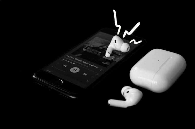 【AirPods】片方だけ音量が大きい・小さいときの原因と7つの解決策