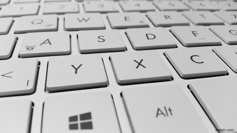 キーボードで文字の代わりに数字が入力される問題を解決する方法