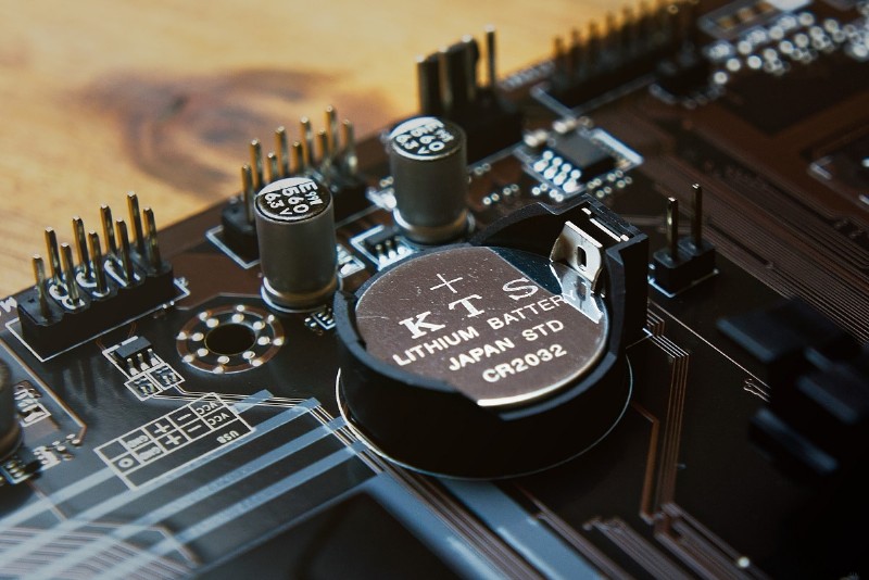 【保存版】PCの電源は入るのに画面が映らない!原因と9つの直し方を徹底解説
