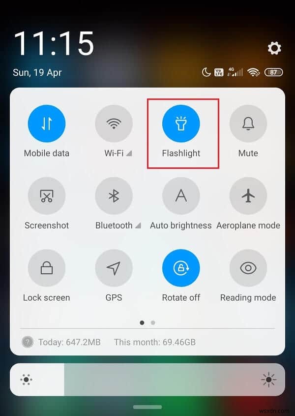 Androidスマホのライトを点灯させる6つの方法【クイック設定・音声・アプリまで完全解説】
