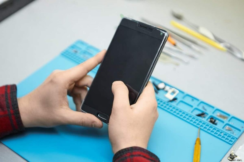【保存版】電源ボタンが壊れても安心！スマホを電源ボタンなしで起動する6つの方法