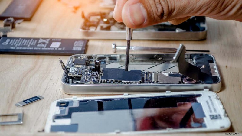 iPhoneの充電ポートが緩む8つの原因と直し方を徹底解説