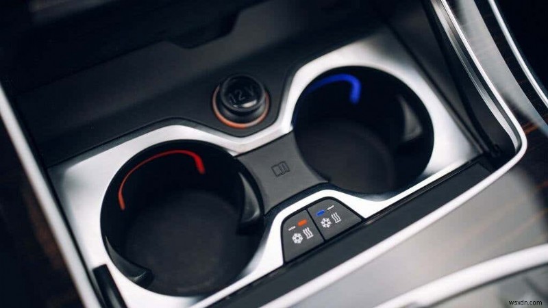 車で使えるおすすめiPadホルダー10選|取り付け場所別の選び方も解説