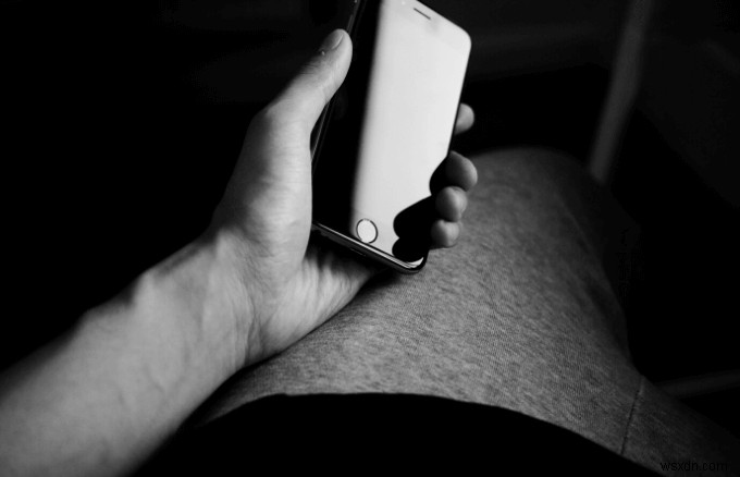 iPhoneの画面が回転しない?回転ロックの解除方法と対処法を徹底解説