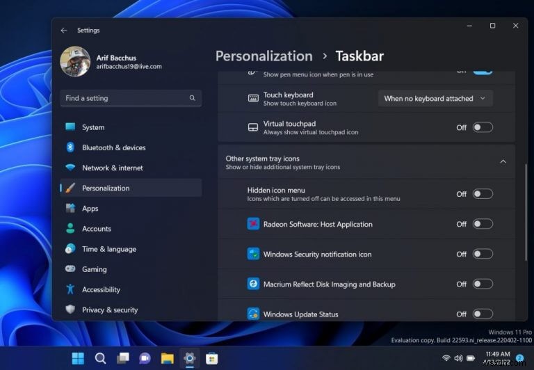 【Windows 11】最新Insiderビルドでシステムトレイのアプリアイコンを完全に非表示にできることが判明