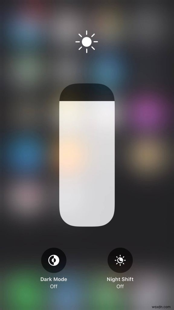 iOS 13でダークモードを有効にする方法｜設定・コントロールセンター・Siriでの切り替え手順