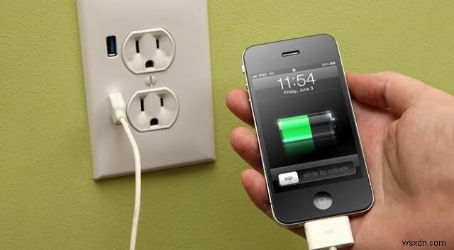 外出先でスマホを高速充電する5つのコツ!今すぐ使える時短テクニック