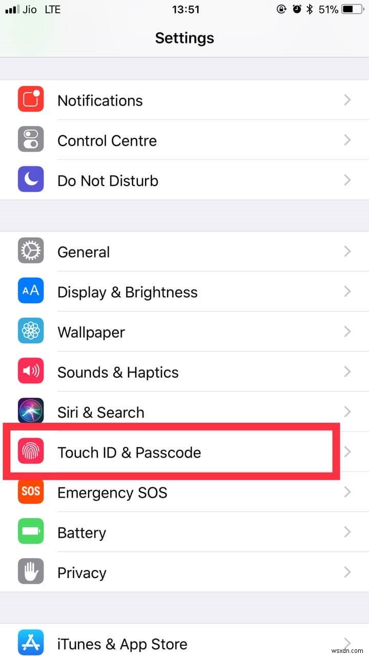 iPhoneでSiriを無効にする方法|ロック画面オフ&完全無効化の手順