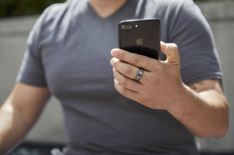 スマートリングは次世代ウェアラブルの主役になれるか?スマートウォッチとの徹底比較