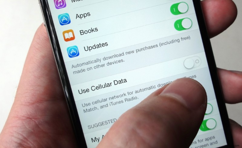 iPhoneアプリを常に最新の状態に保つ3つの方法|自動アップデートの設定手順も解説