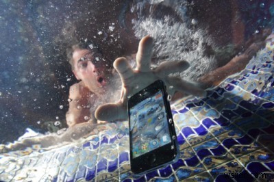 水没したiPhoneを修理する緊急対処ガイド!今すぐできる応急処置と絶対NGな行動