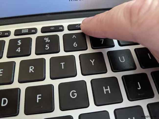Windows・Macでキーボードのバックライトが点灯しないときの対処法を徹底解説!