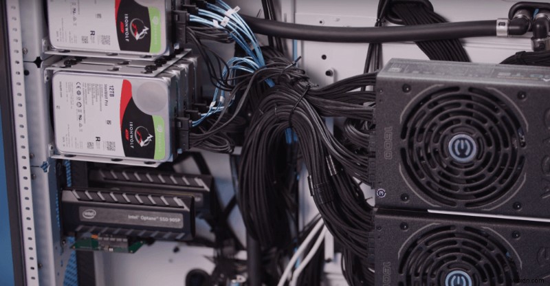 10万ドルの超巨大PCが登場!Linus Tech Tipsが1年がかりで作り上げた驚異の6in1ワークステーション