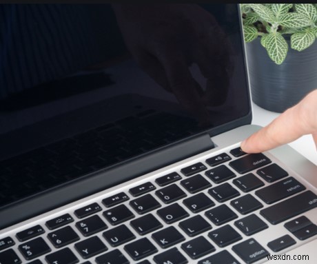 「Windowsの準備中。コンピューターの電源を切らないでください」で固まる?無限ループを解消する6つの対処法