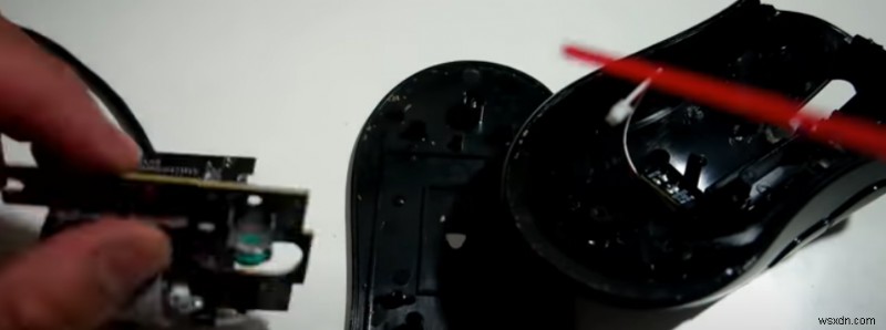 ゲーミングマウスの正しい掃除方法|初心者でもできるクリーニング術とメンテナンスのコツ