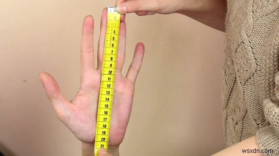 手が大きい人向けゲーミングマウスの選び方|サイズ・グリップ・重量のポイントを徹底解説