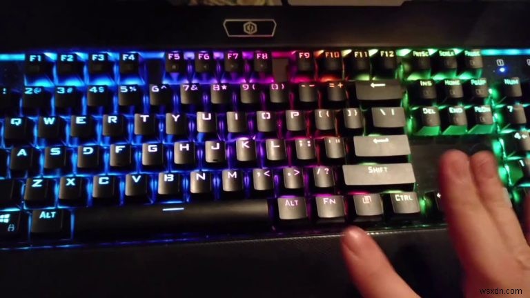 ゲーミングキーボードのライト設定を変更する方法｜初心者向けヒントとコツ