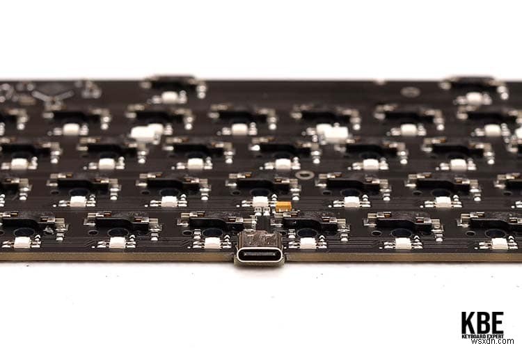 メカニカルキーボードのスイッチを取り外して交換する方法【ホットスワップ対応】