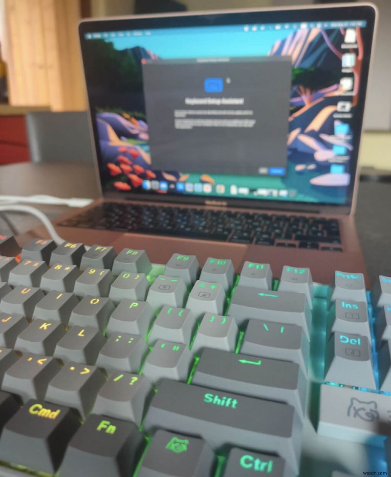 WhatGeek x 3inuS Kebohub EE01 メカニカルキーボード徹底レビュー – デザイン・機能・パフォーマンスを検証
